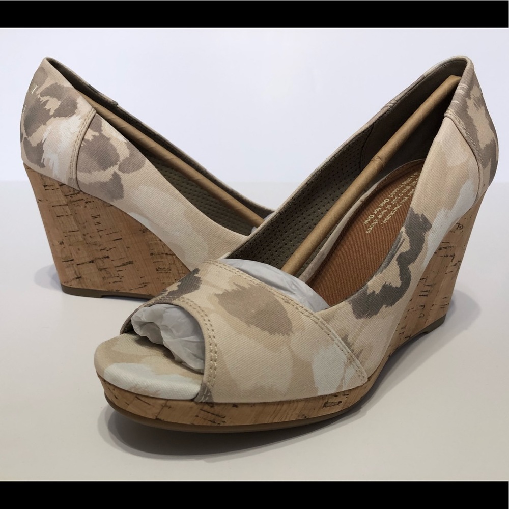 Toms Stella Natural Watercolor Wedge NIB